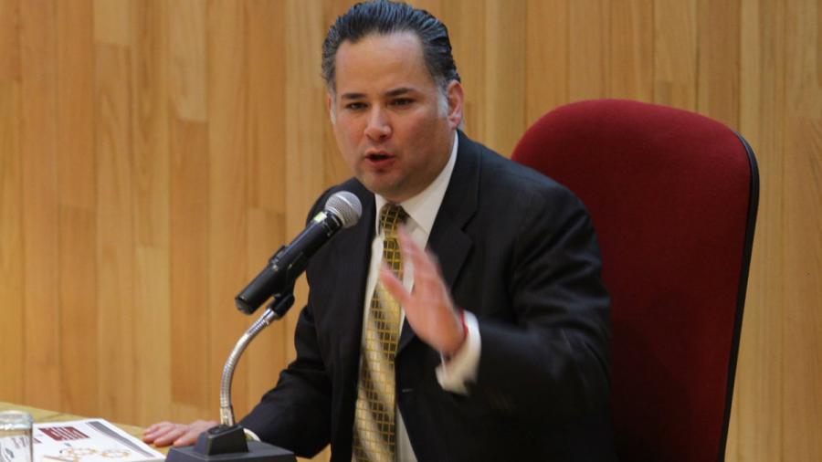 Santiago Nieto, titular de la UIF, da positivo a COVID-19