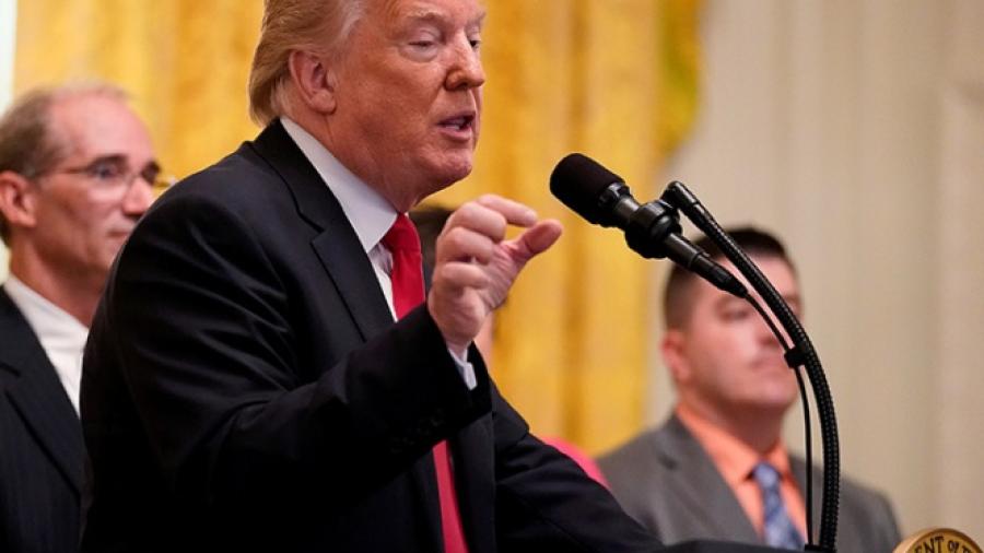 Periodistas deben hacer su trabajo libremente, sin miedo : Trump