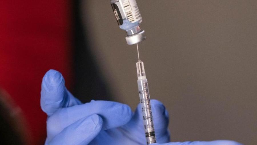 Más 32 millones de personas reciben refuerzo de vacuna contra el COVID-19 en EU: Casa Blanca