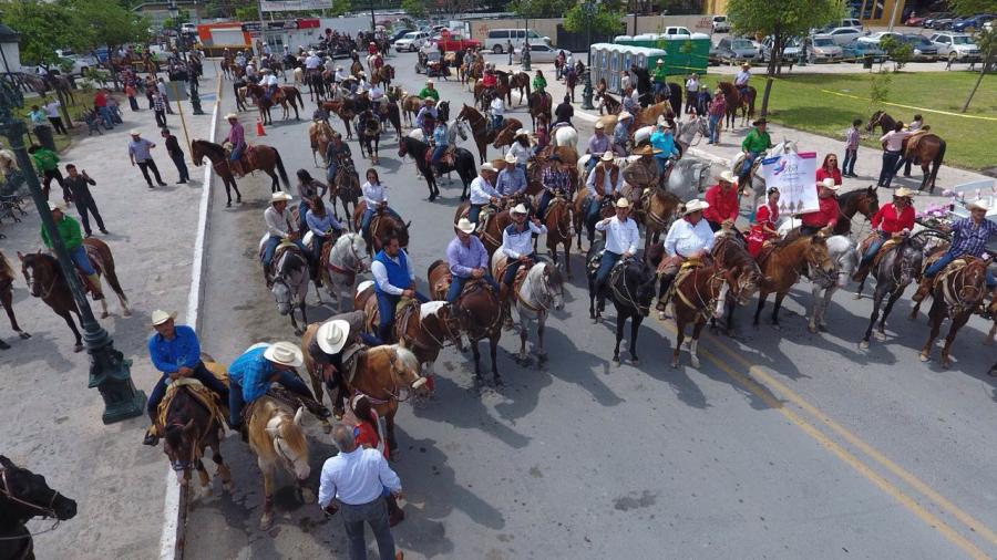 Llevan a cabo tradicional cabalgata por 268 años de la Fundación de Reynosa