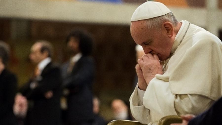 Pide el Papa rezar por las víctimas de mafias y luchar contra la corrupción