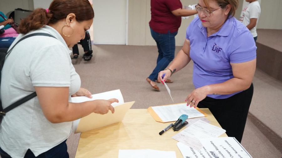 Convocan en Nuevo Laredo a estudiantes con discapacidad a solicitar beca educativa
