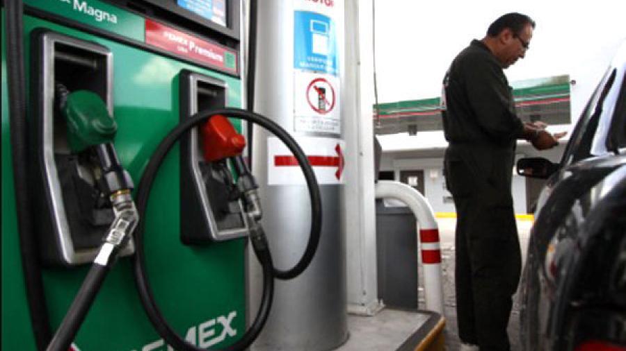 Aumentarán un centavo a precio de combustibles este fin de semana