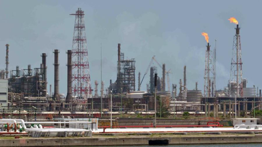 Pemex muestra disposición para pagar adeudo de predial a Madero