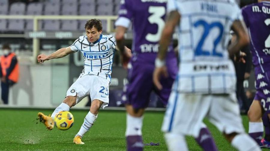Inter de Milán vence 2-0 a la Fiorentina
