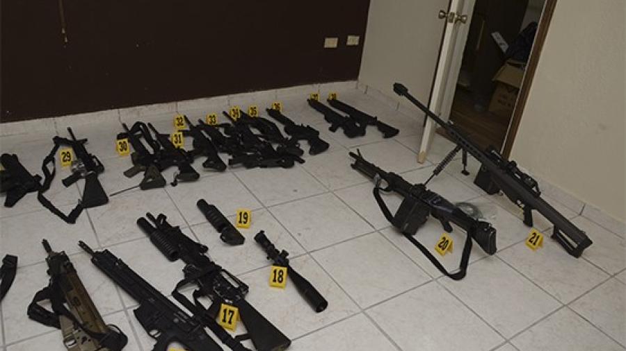 Vinculan a proceso a dos hombres por presunta posesión de arsenal