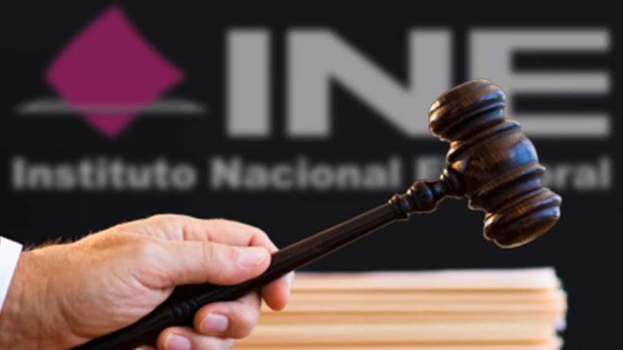 Juez denuncia ante FGR a consejeros del INE por desacato