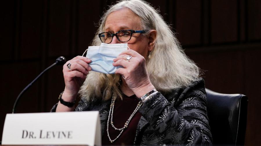 Rachel Levine se convierte en la primera mujer transgénero en el Senado de EU