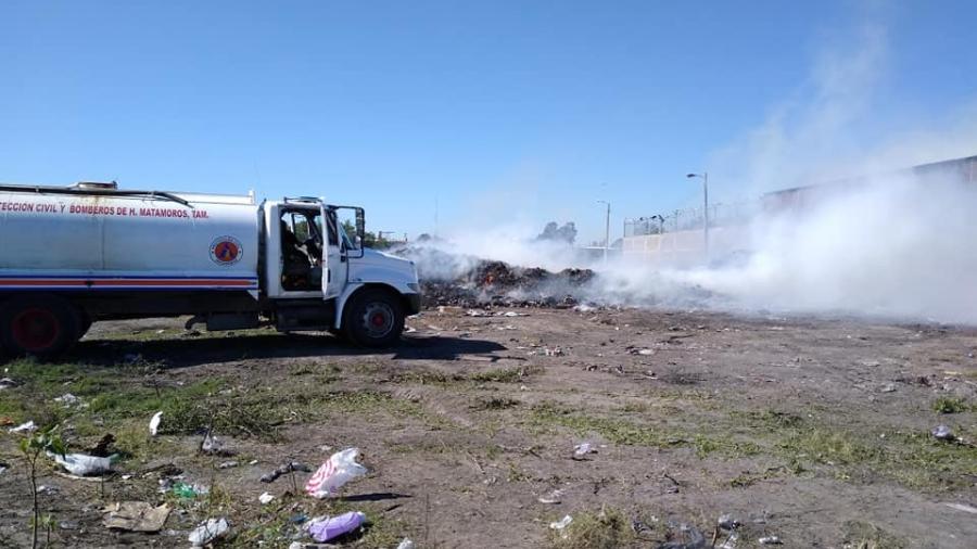 Provocan nuevo incendio en basurero clandestino