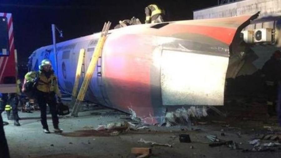 Al menos dos muertos y 30 heridos al descarrilar un tren de alta velocidad cerca de Milán 