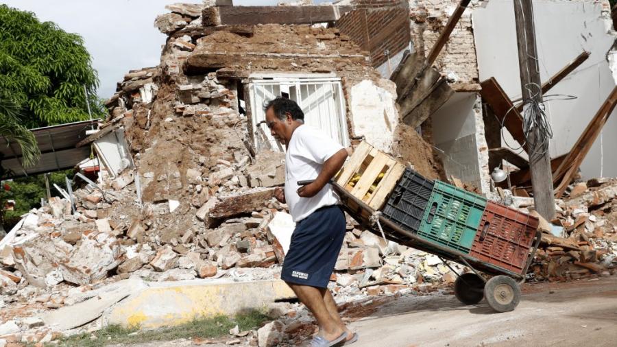 Aumenta cifra a 98 muertos por sismo