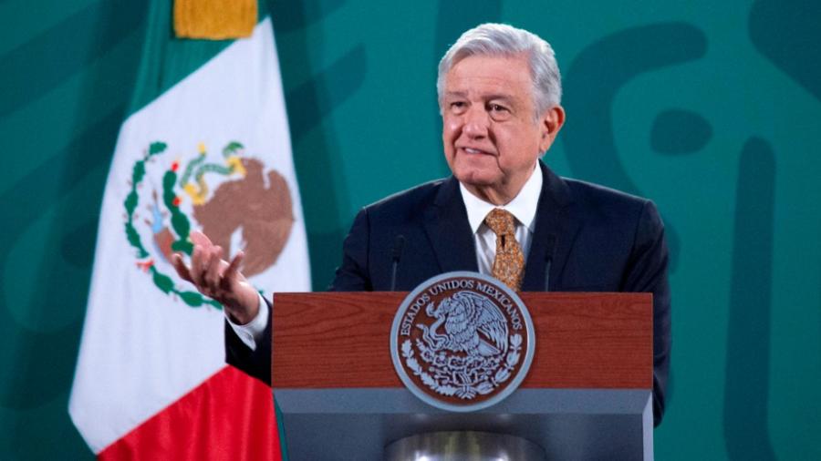 Anuncia AMLO que se vacunará en Palacio Nacional