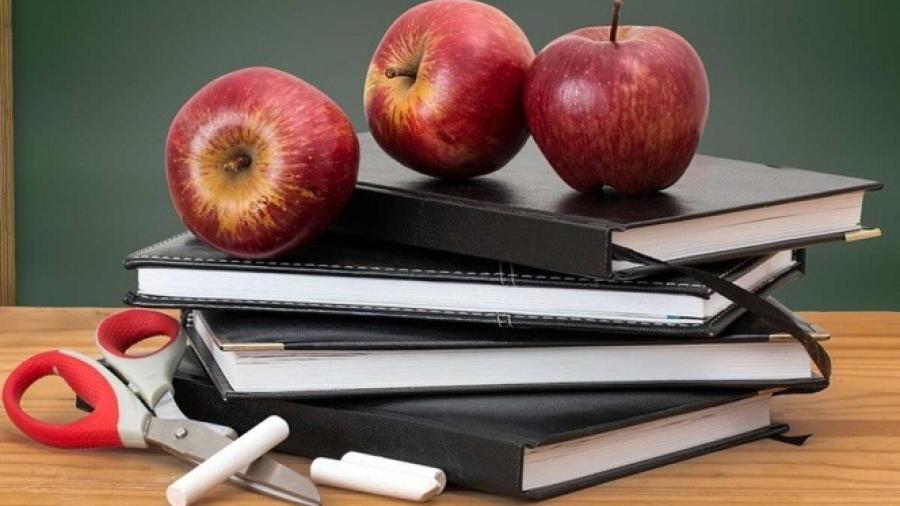 Maestra tiene hijo con alumno de 13 años