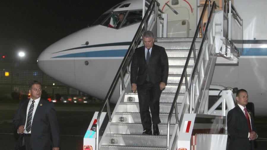 Iván Duque llega a México; sostendrá reunión con AMLO