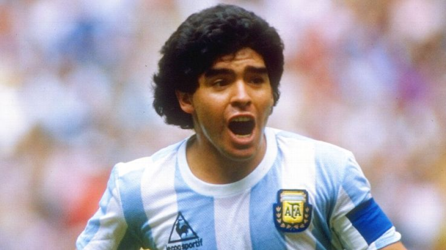 Lanzarán serie bibliográfica de Diego Maradona