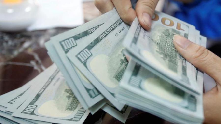Dólar supera los 19 pesos en ventanilla bancarias