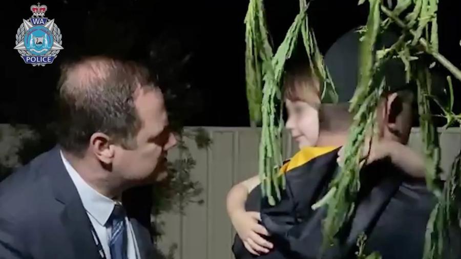 Policía de Australia recata a niña de 4 años tras 18 días desaparecida 