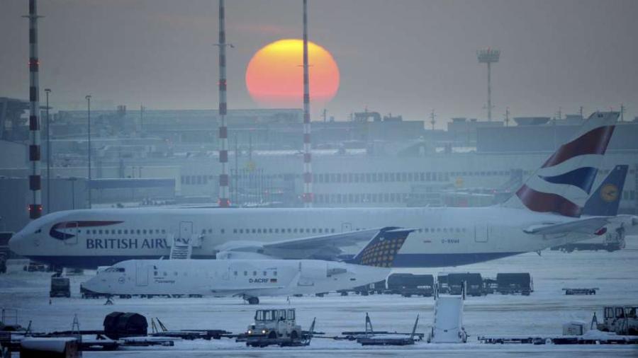 Nuevas cancelaciones en aeropuerto de Bruselas por intensa nevada
