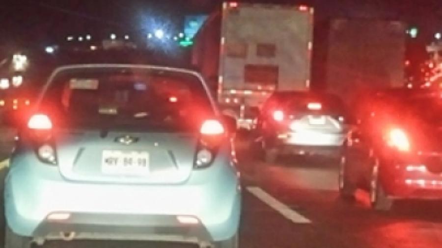 Accidente en la Autopista México-Cuernavaca ocasiona reducción de carril