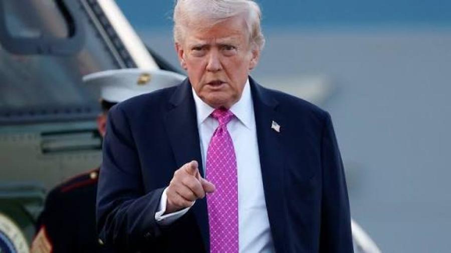Trump asegura que EU destruyó tres embarcaciones frente a costas de Venezuela