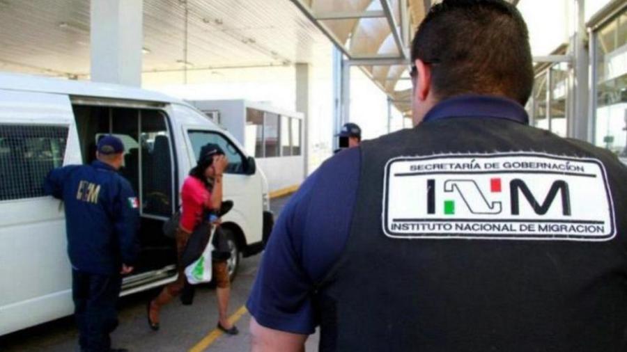 Caravana se entrega a las autoridades del INM