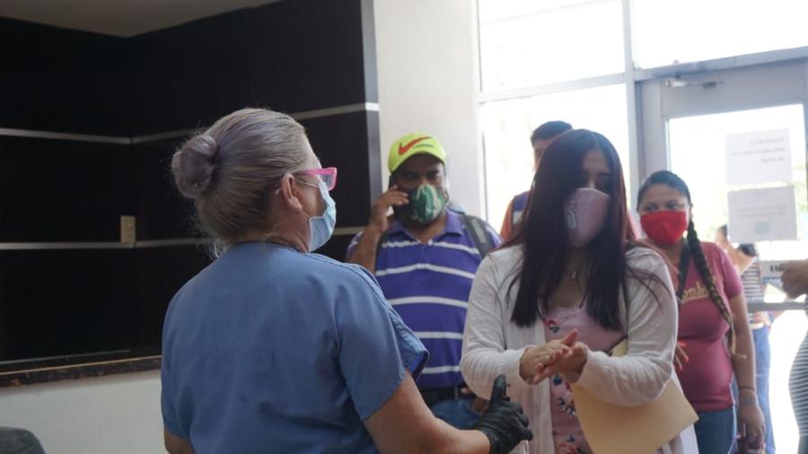 Busca filtro sanitario del Municipio proteger a empleados y usuarios