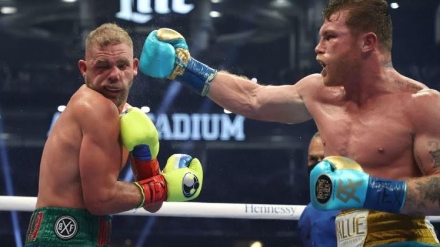 Saunders podría retirarse tras lesión en el ojo durante su pelea contra el 'Canelo'