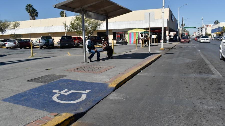 Exhorta Municipio a respetar los espacios de estacionamiento para personas con discapacidad