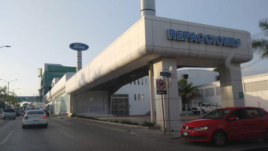 Agencia Automotriz Tampico cierra después de 65 años de operación