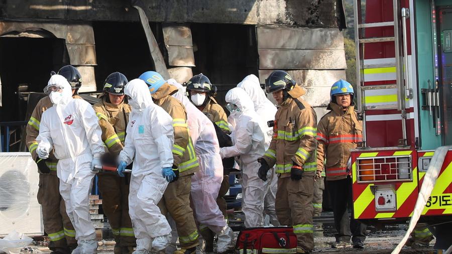 Al menos 38 obreros muertos por un incendio en un almacén en Corea del Sur