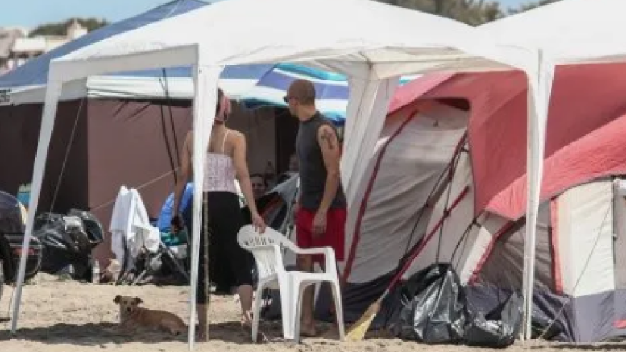Detienen a grupo que acampaba en playas de Sinaloa