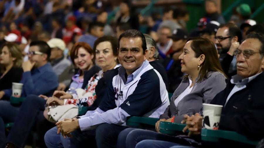 Realizan juego de exhibición de “Tecolotes" y “Saraperos"