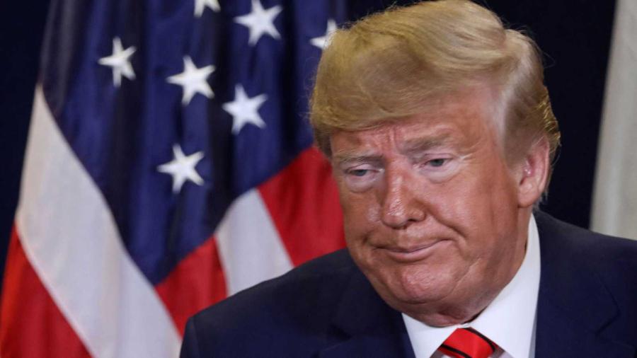 Maestro llama “idiota” a Trump en pregunta de examen