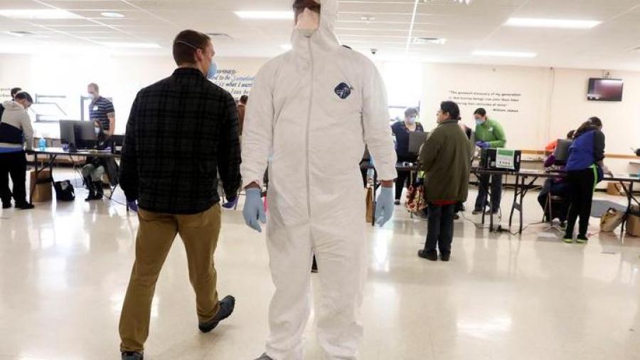 Pese a pandemia, Wisconsin celebra primarias 