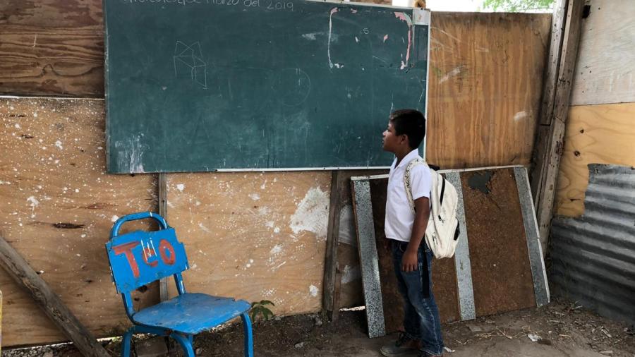 Eliseo sueña con una escuela de block que tenga aire acondicionado
