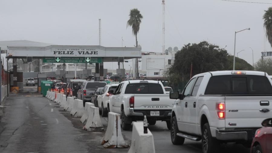 Invitan en Nuevo Laredo a utilizar carril de locales ante regreso de paisanos