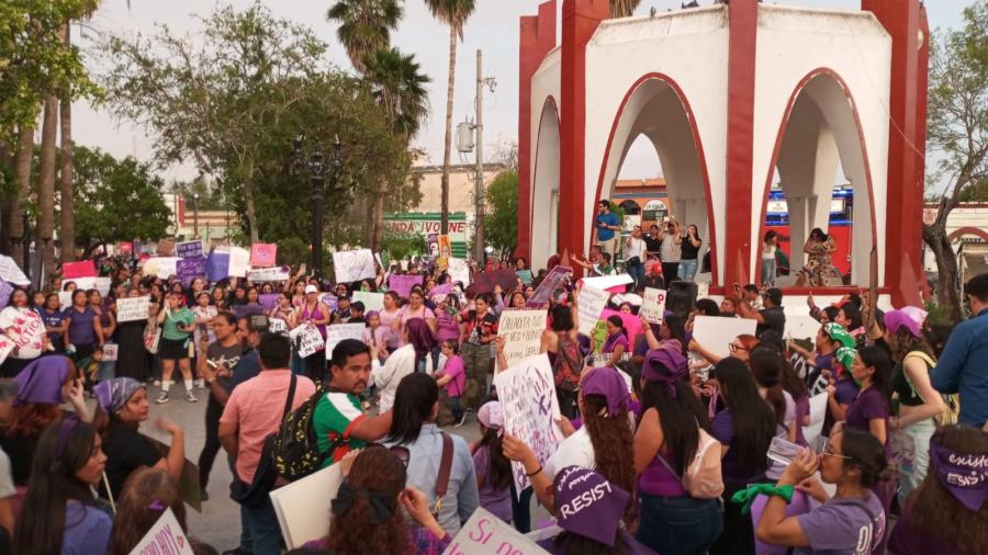 Con consignas y alto a la violencia, Mujeres de Matamoros marchan por el 8M