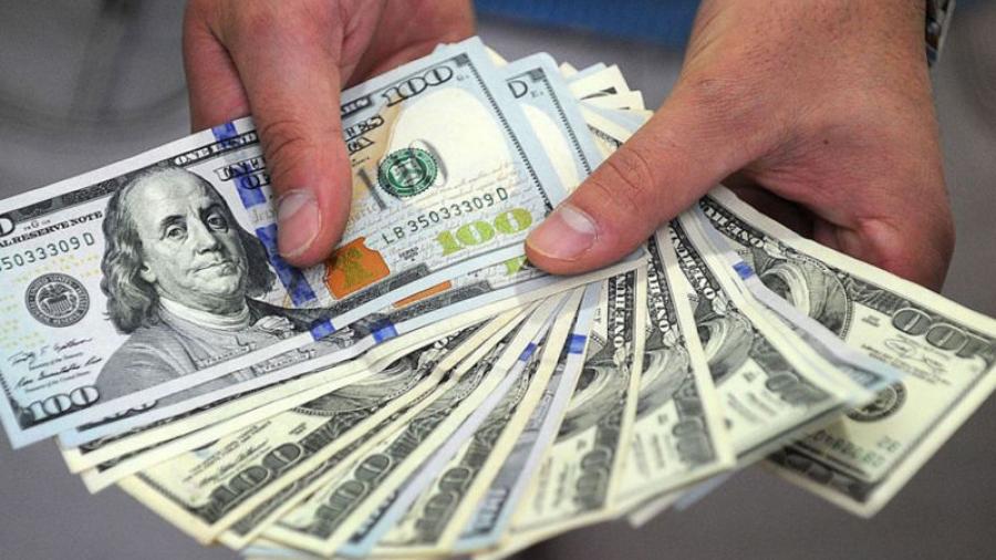 Dólar inicia a la venta en 17.70 pesos en casas de cambio