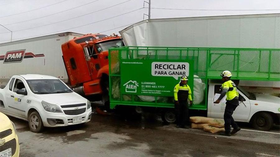 Mueren dos en carambola