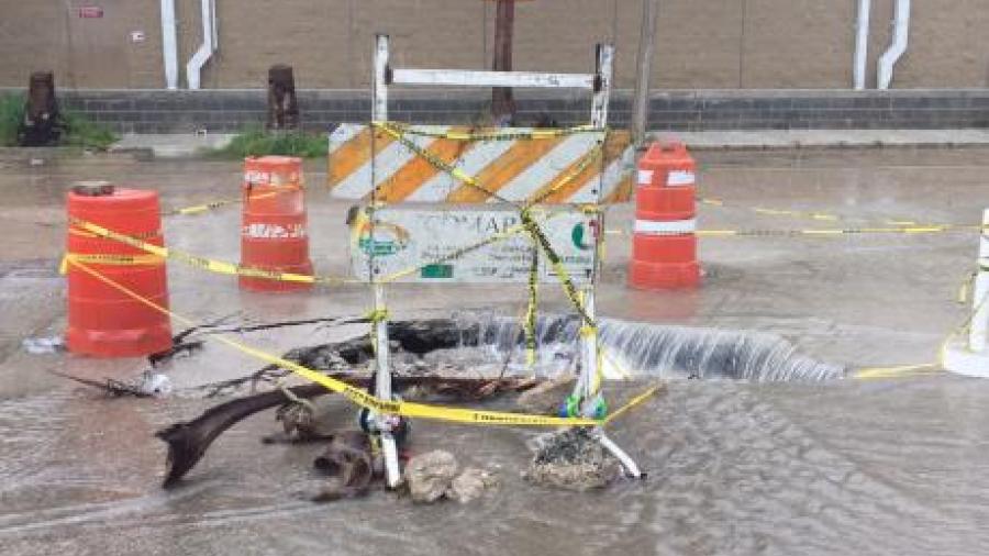 Regidor exige a Comapa atender socavones