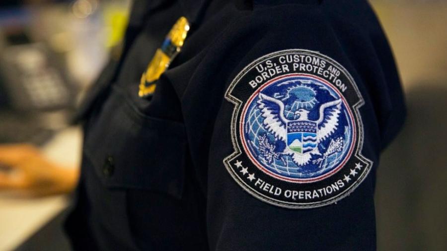 Más de 60 empleados de CBP en investigación por publicaciones en Facebook