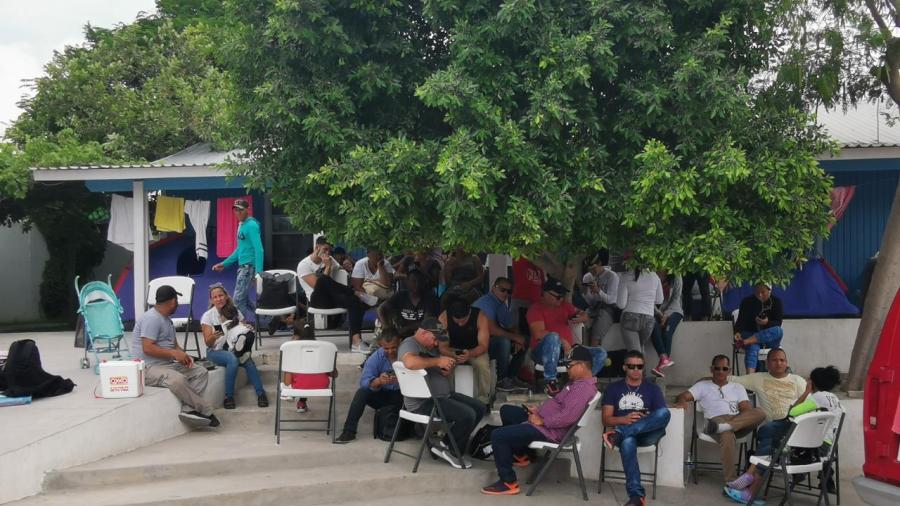 Esperan en Reynosa, más de mil migrantes por asilo humanitario