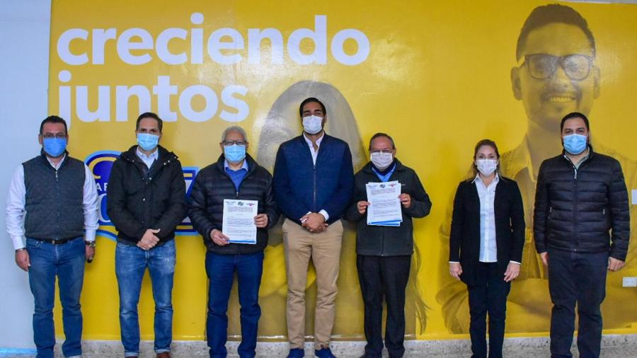 Firma DIF Reynosa convenio con Farmacia López 