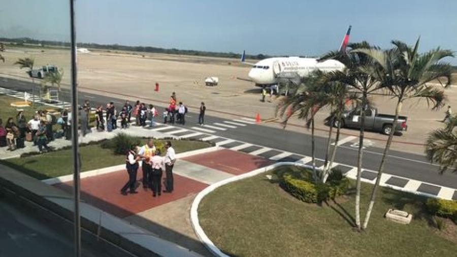 Levanta el vuelo avión que aterrizó de emergencia en Tampico