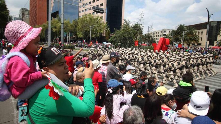 CDMX estima que asistieron 300 mil personas al desfile cívico militar