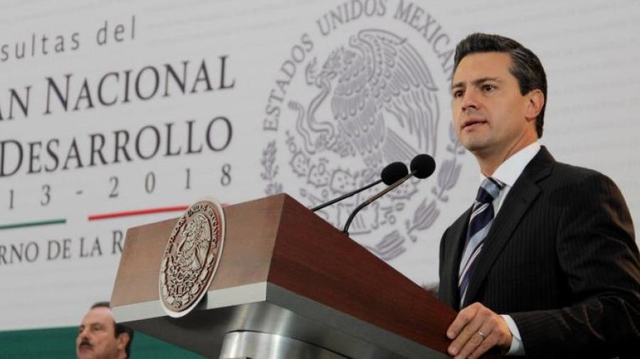 Enrique Peña Nieto felicita a los maestros en su día