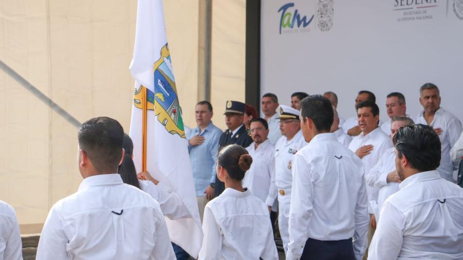 Andr&eacute;s Zorrilla acompa&ntilde;a a Cabeza de Vaca en su visita a la UAT