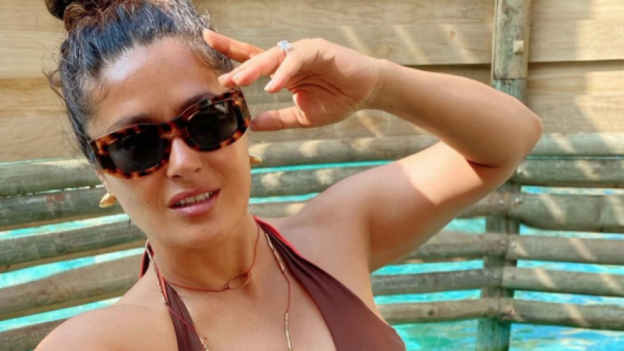Salma Hayek sorprende con su primera publicación del año
