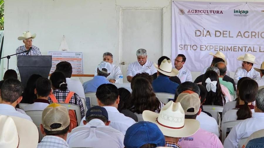 Celebran el Día del Agricultor en el campo experimental de Abasolo