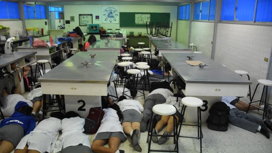 Simulan balacera en CBTIS de Victoria